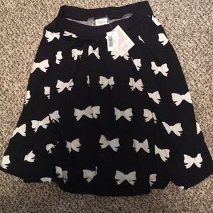 BNWT LuLaRoe Madison skirt (size M). Black